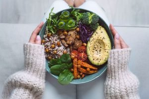 Read more about the article Vegan Diet For Weight Loss: How To Follow, Food To Eat, & Meal Planning