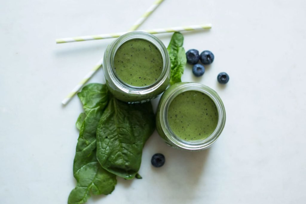 Blueberry spinach smoothie with Mints